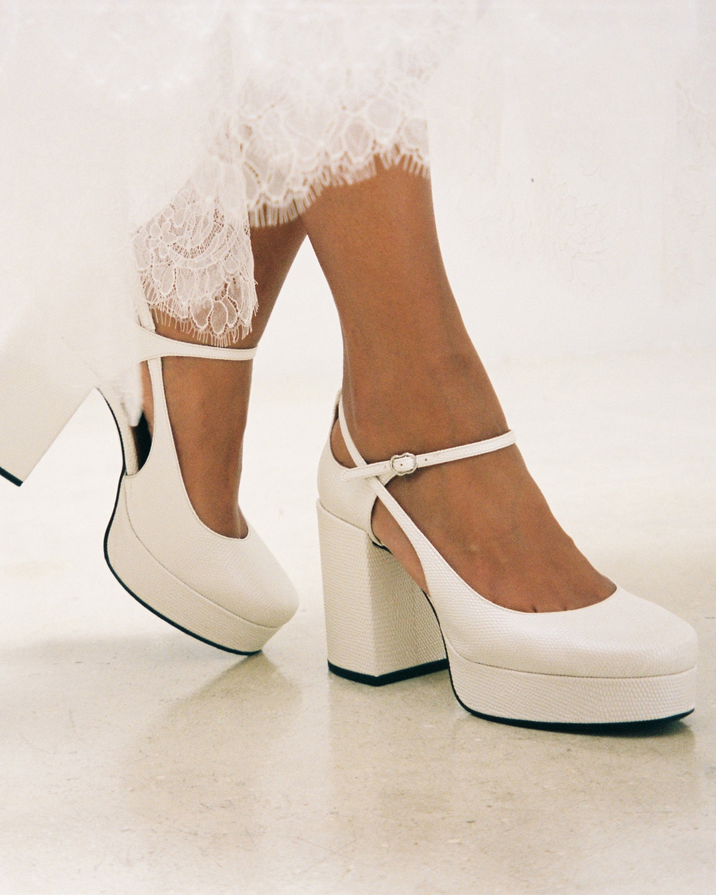 DOYOU - Pumps - Embossed White